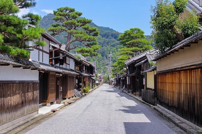 Home Delivery by japan-guide.com - Picturesque towns in Japan
