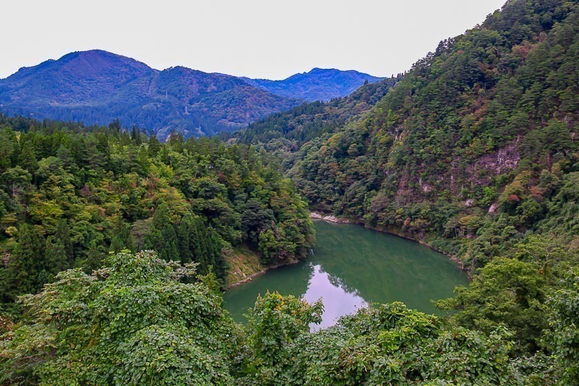 Home Delivery by japan-guide.com - Picturesque and romantic Tadami Line