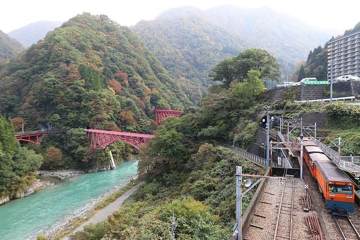 Autumn Color Reports 2019 - Kurobe Gorge: Starting to Change