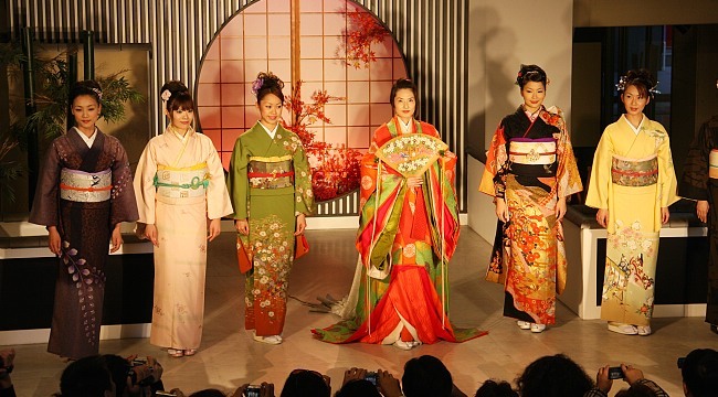japanese modern kimono dress